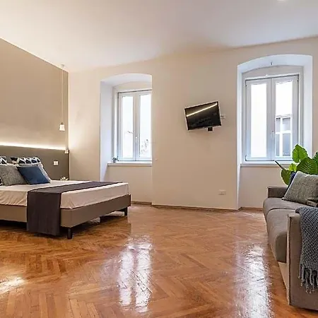 Elegante Vicino Stazione - Grey