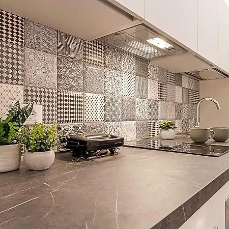 Elegante Vicino Stazione - Grey 3* Trieste