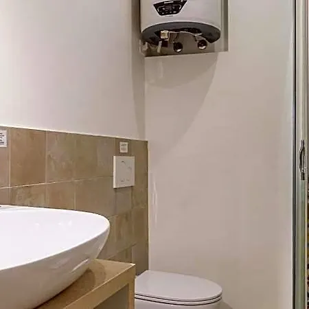Elegante Vicino Stazione - Grey 3* Trieste
