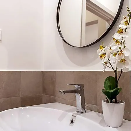 Elegante Vicino Stazione - Grey 3* Trieste